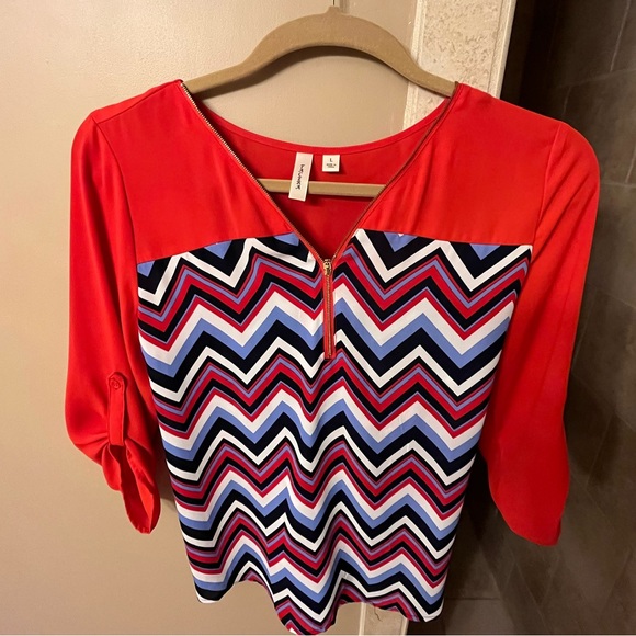 Flowy office shirt - perfect for 4th of July ❤️💙🤍 - Picture 2 of 2